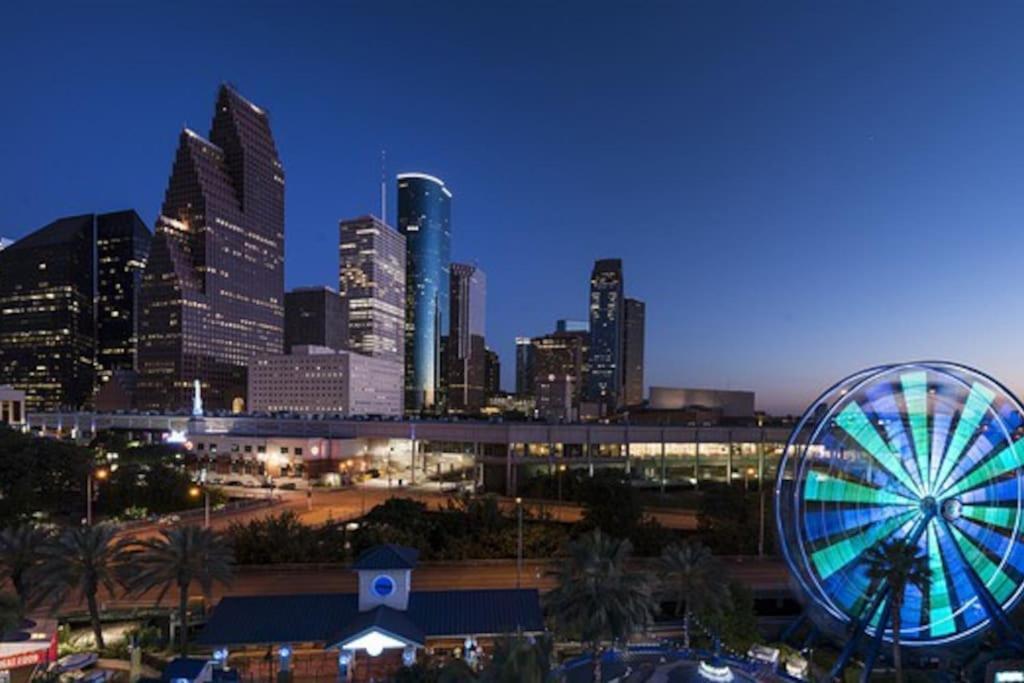 Sodo City Gem: Rooftop Skyline Pool Parking Wi-Fi Houston Eksteriør billede